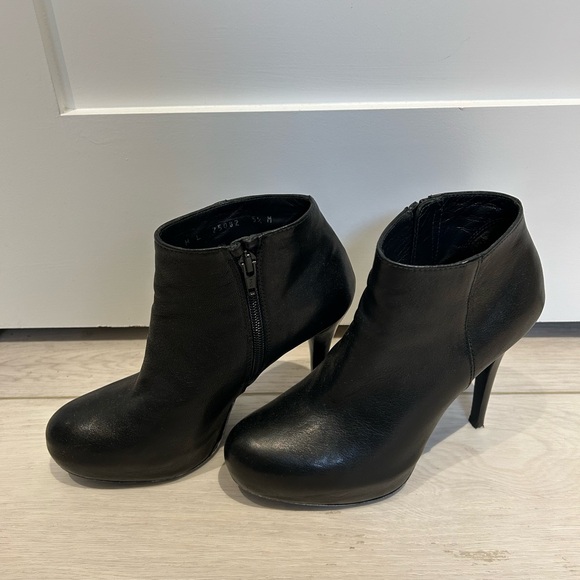 Stuart Weitzman Black Booties - Picture 1 of 5